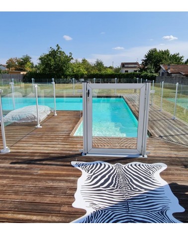 Barrière de sécurité pour piscine blanche