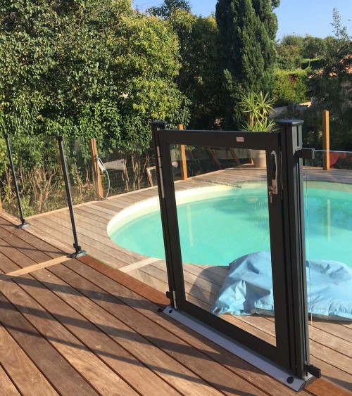 Barrière de piscine en verre trempé