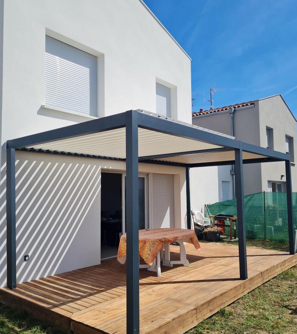 Pergola autoportée bioclimatique à lames orientables, modèle kALINE, 6x3m