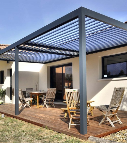 Pergola bioclimatique adossée sur mesure RAL 7016