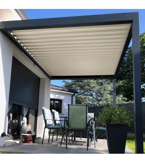 Pergola adossée bioclimatique à lames orientables, 4x3m