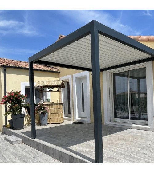 Pergola adossée bioclimatique à lames orientables, 4x3m