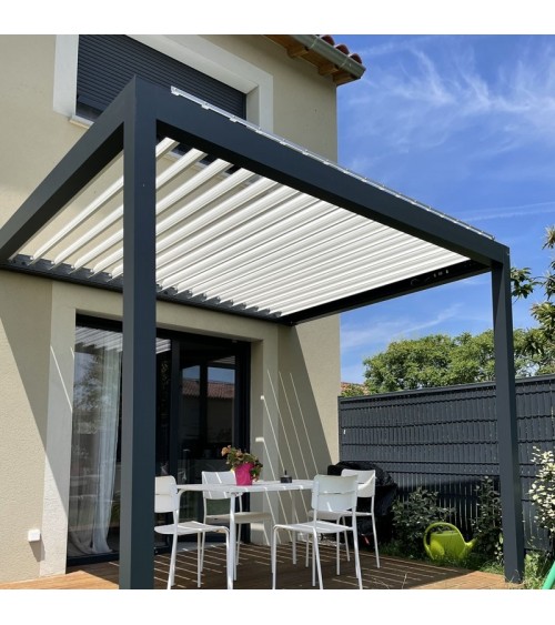 Pergola adossée bioclimatique à lames orientables, 3x3m