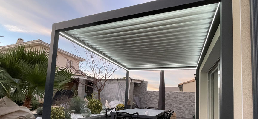 Pergola bioclimatique murale 6x3m aluminium - Modèle Kaline