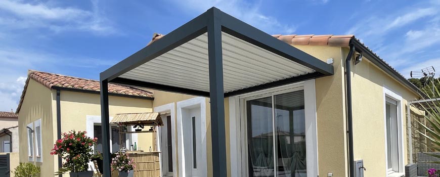 Pergola bioclimatique murale 4x3m aluminium - Modèle Kaline